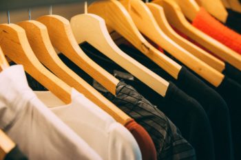 8 Dicas para organizar o guarda-roupa