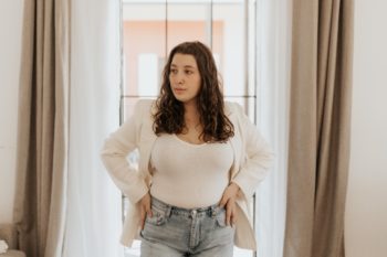 5 lojas de moda para você comprar roupas plus size