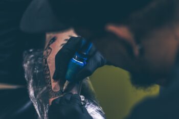 Tatuagem sonora: como funciona a tecnologia que faz sucesso